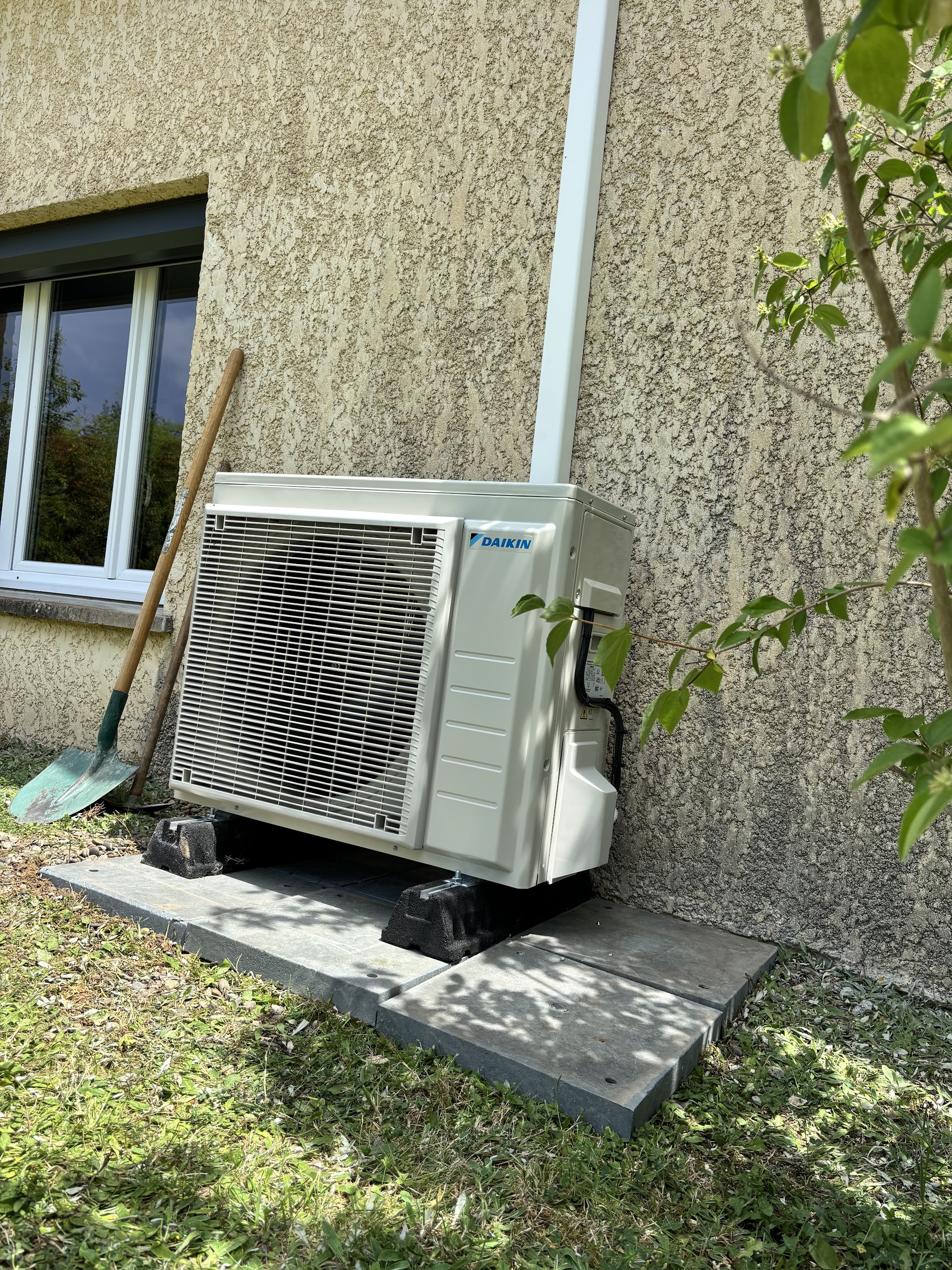 Chantier d'installation de climatisation réversible à Toulouse